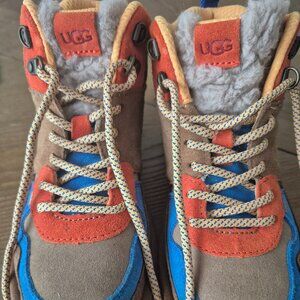 Ugg Hiland Hi Heritage - Kids Size 2